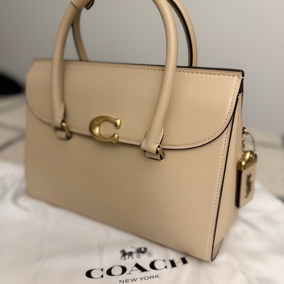 Coach Broome Carryall Bag in Brass/Ivory with Gold Hardware New with tags - Picture 10 of 15
